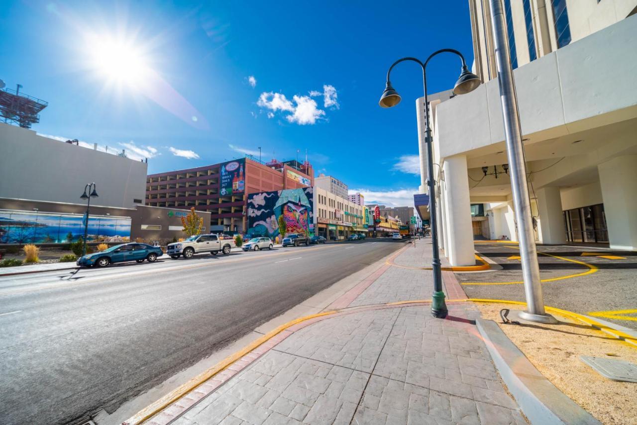 Reno Suites Exterior foto